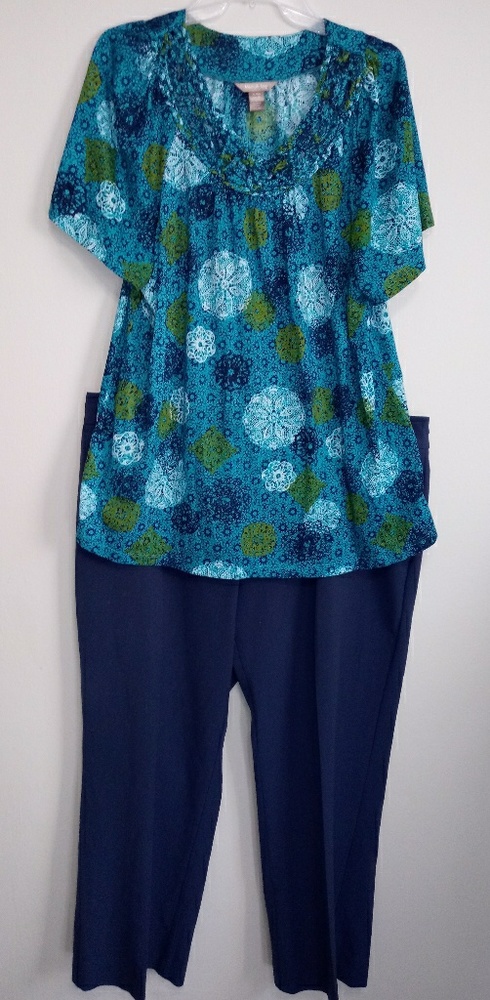Top and Pants size 16/18